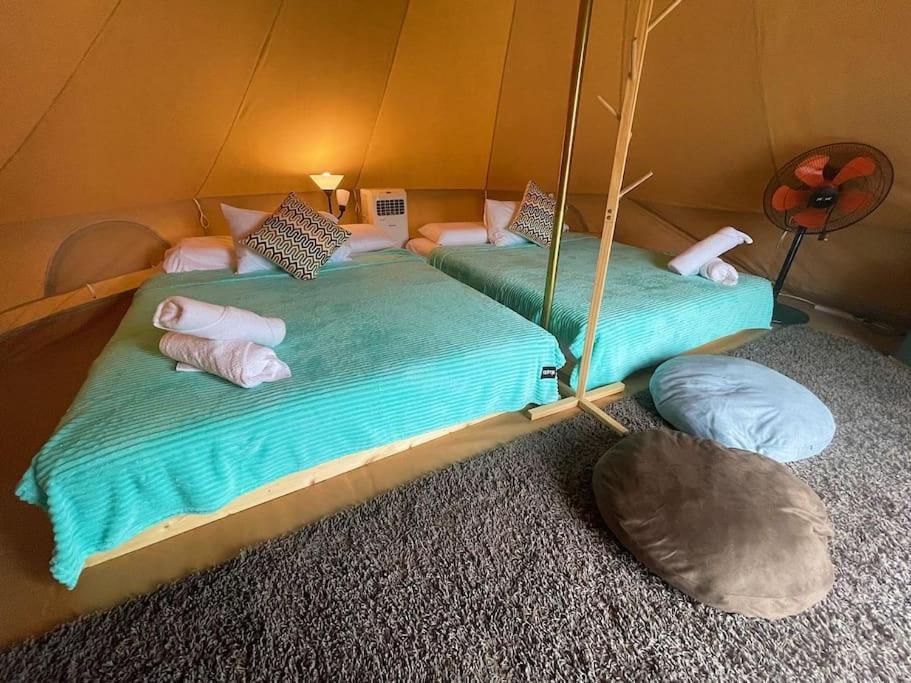 Rembulan Escape Bell Tent 2 Kampung Penarik Exteriör bild
